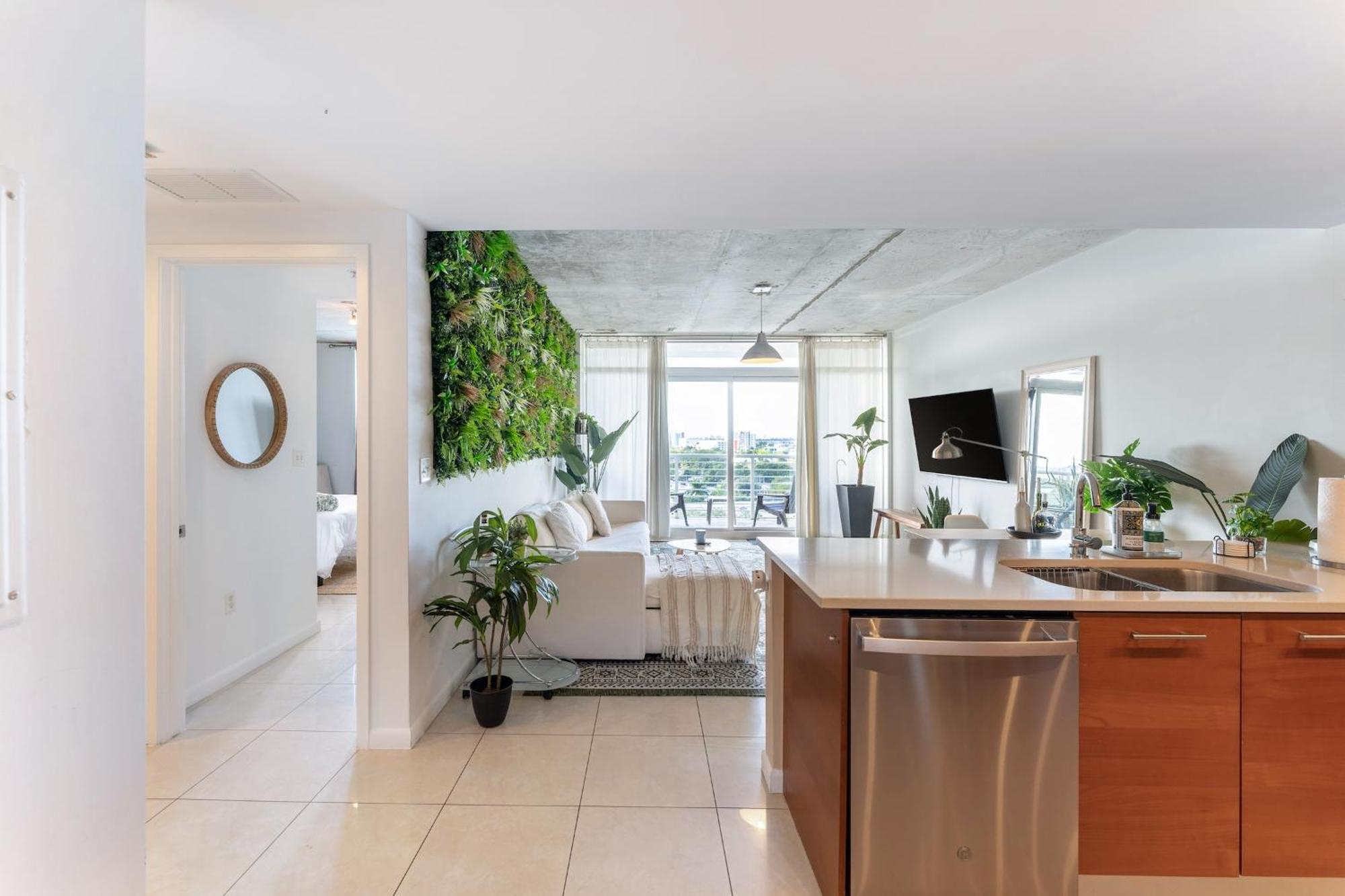 1br Retreat With Bbq, Pool, & Skyline Views Apartment Miami