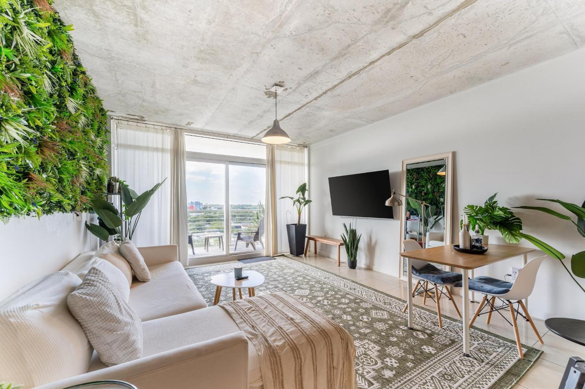1br Retreat With Bbq, Pool, & Skyline Views Miami