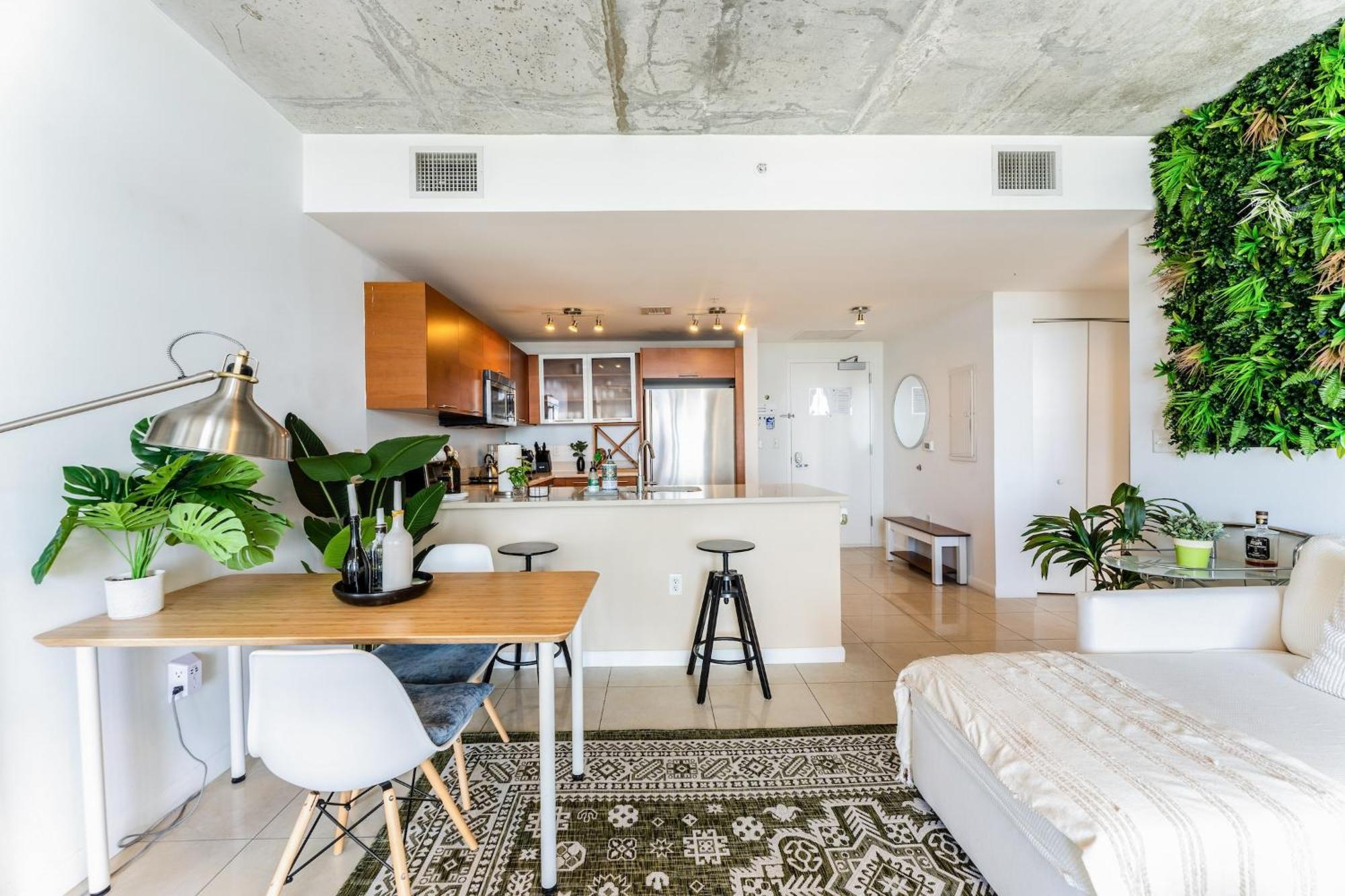 1br Retreat With Bbq, Pool, & Skyline Views Apartment Miami