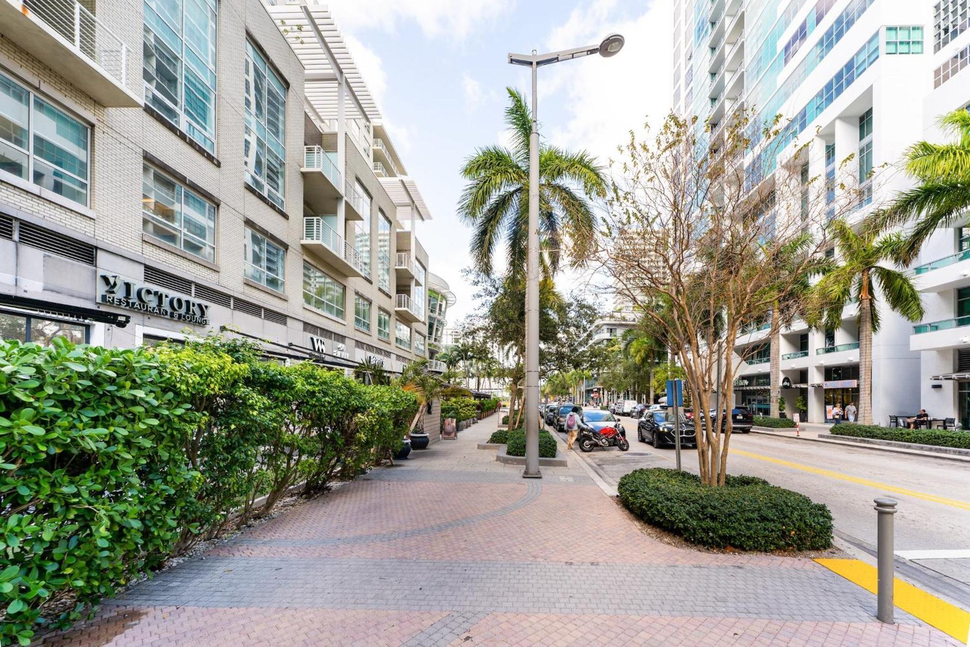 1br Retreat With Bbq, Pool, & Skyline Views Apartment Miami