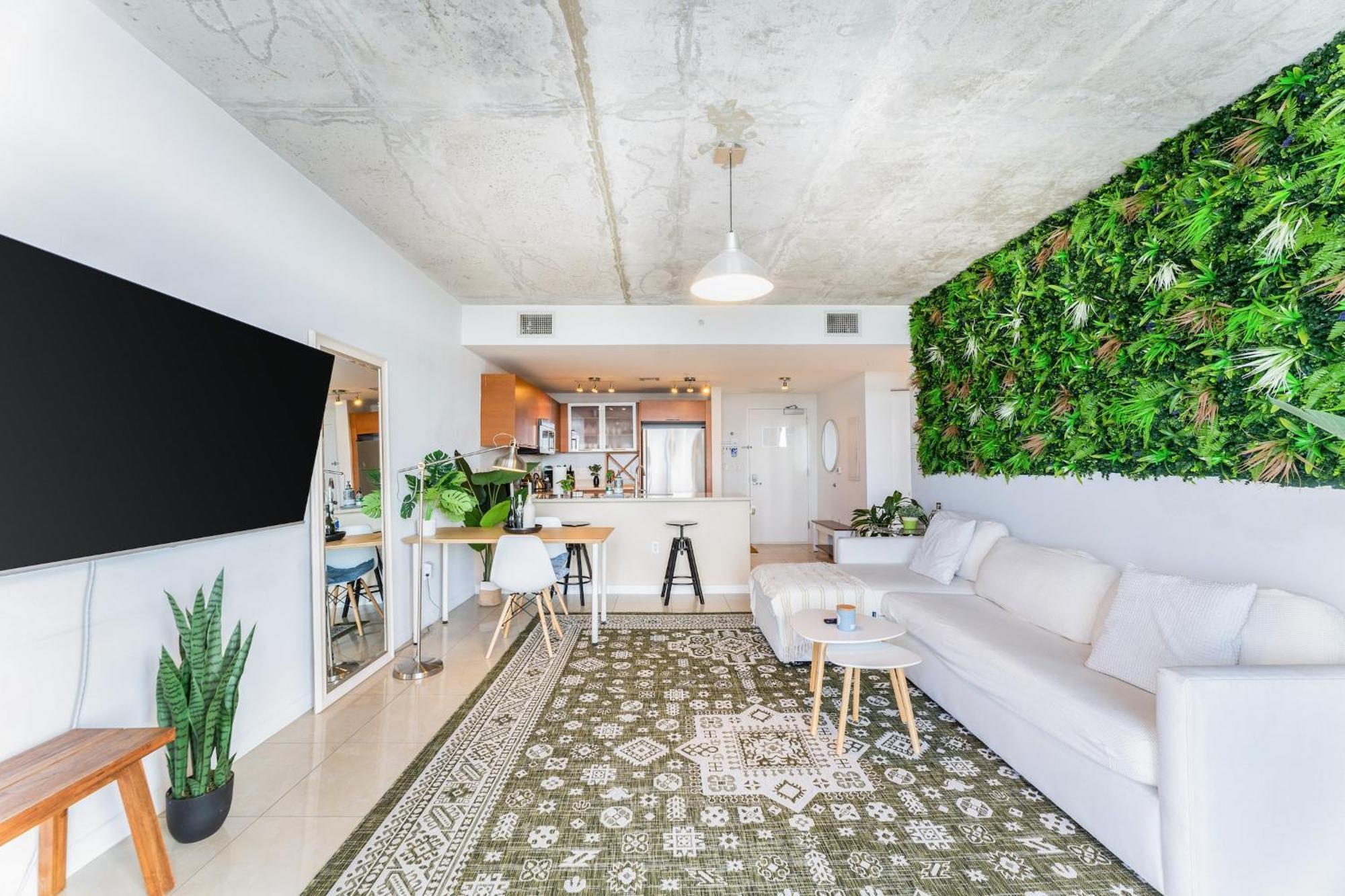 1br Retreat With Bbq, Pool, & Skyline Views * Miami